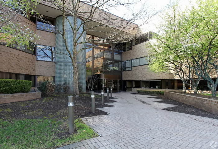 Taubman Centers - Headquarters (newer photo)